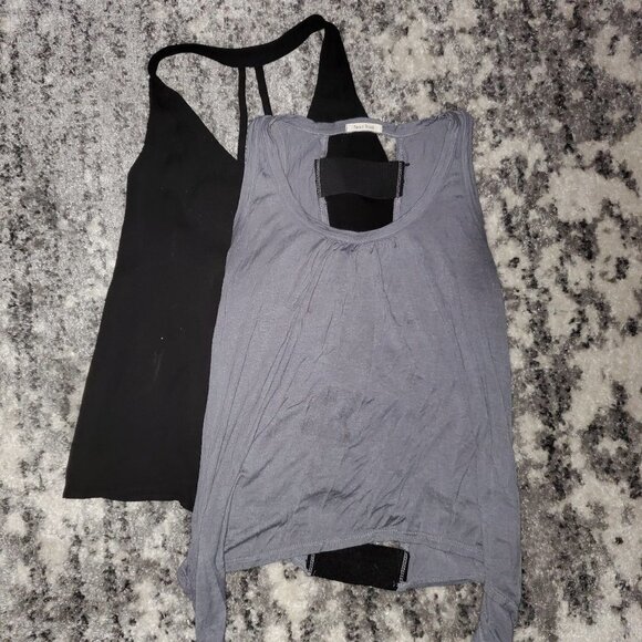 tea n rose Tops - 2/1 Sleeveless F21 and Tea n Rose EUC